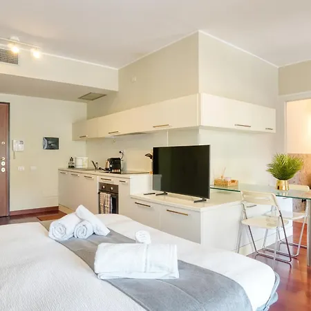 Citylife Prime Studio - In Front Of The Shopping District With Big Terrace And Gym Apartman